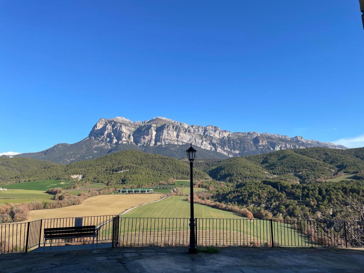 Apartamentos Pirineos Ordesa El Pueyo de Araguás Buitenkant foto