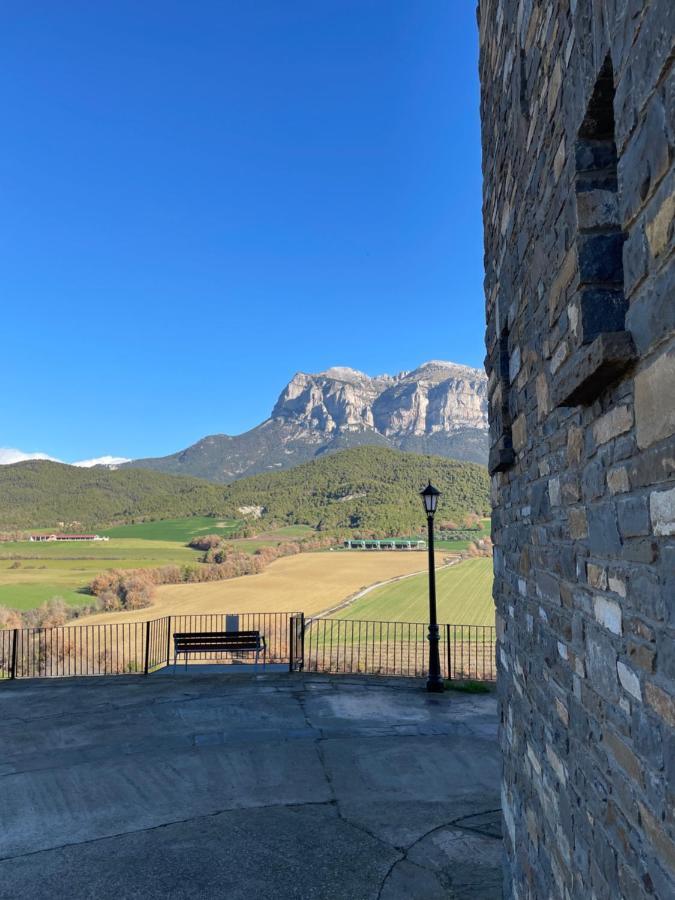 Apartamentos Pirineos Ordesa El Pueyo de Araguás Buitenkant foto