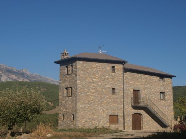 Apartamentos Pirineos Ordesa El Pueyo de Araguás Buitenkant foto